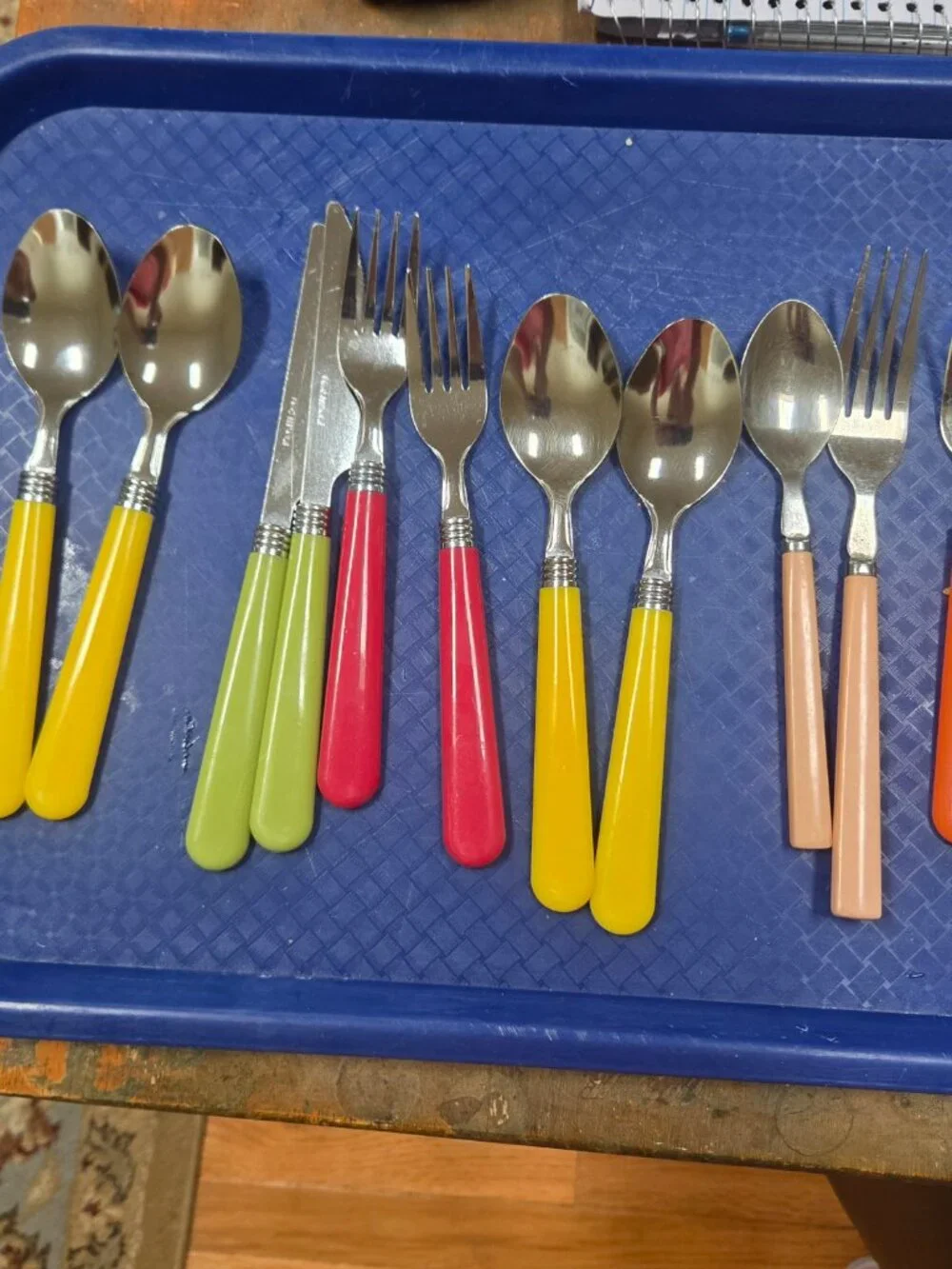 multicolored stainless steel flatware mix of fun colors 14 pieces